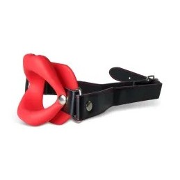 Bâillon en silicone rouge à bouche ouverte